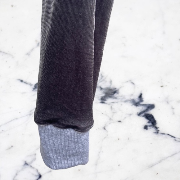 Velvet Jacket - Picture 5 of 6